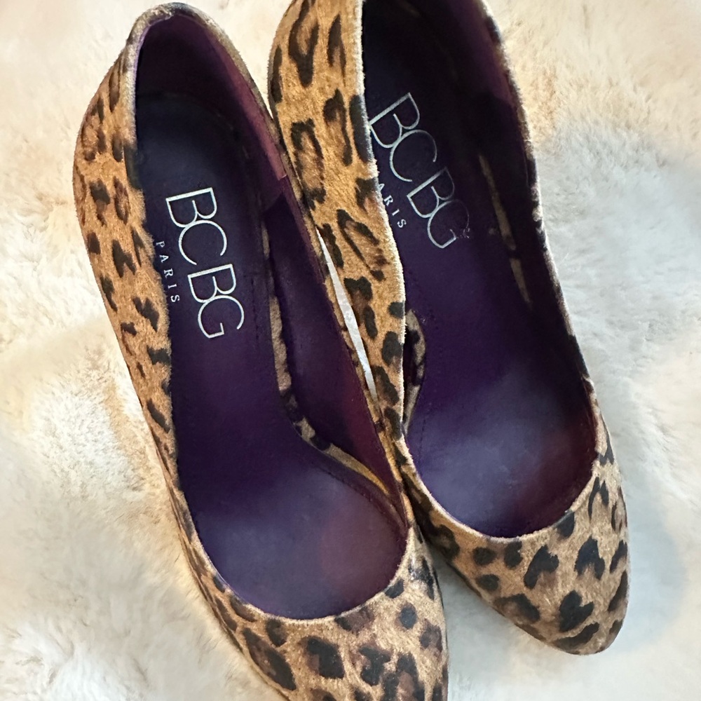 BCBG Brown Heels with Classic Design